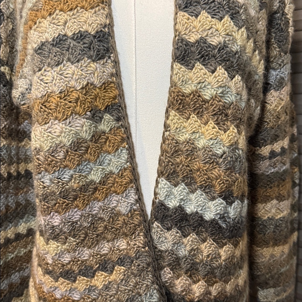 One of a kind - Hand Knit Women's Cardigan Sweater. - Picture 2 of 7